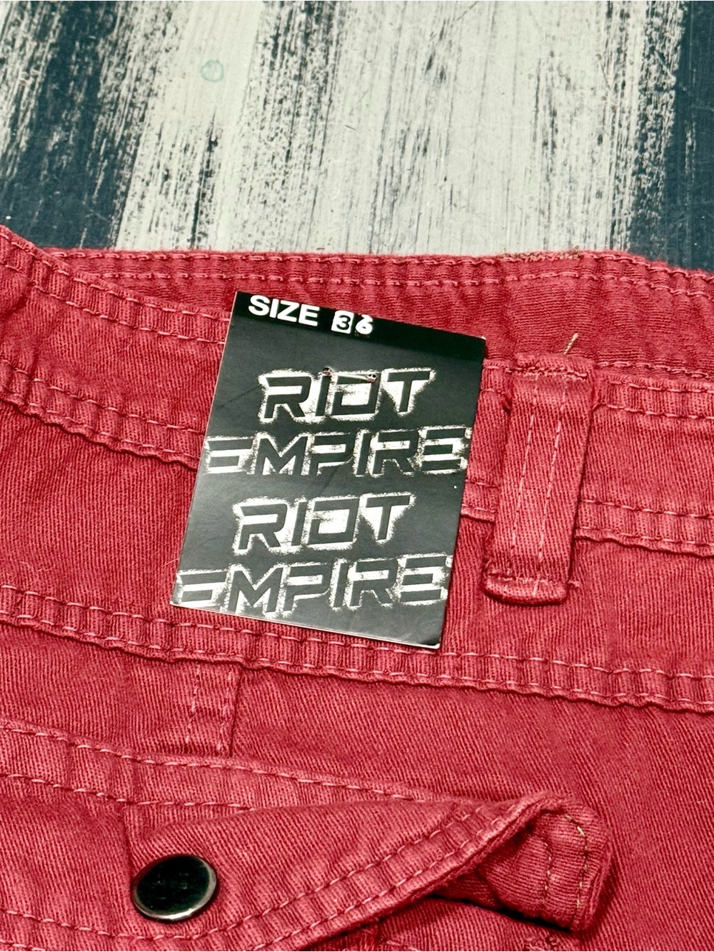 Riot Empire Men's Red Cargo Shorts Size 36 New with Tags - Picture 10 of 13